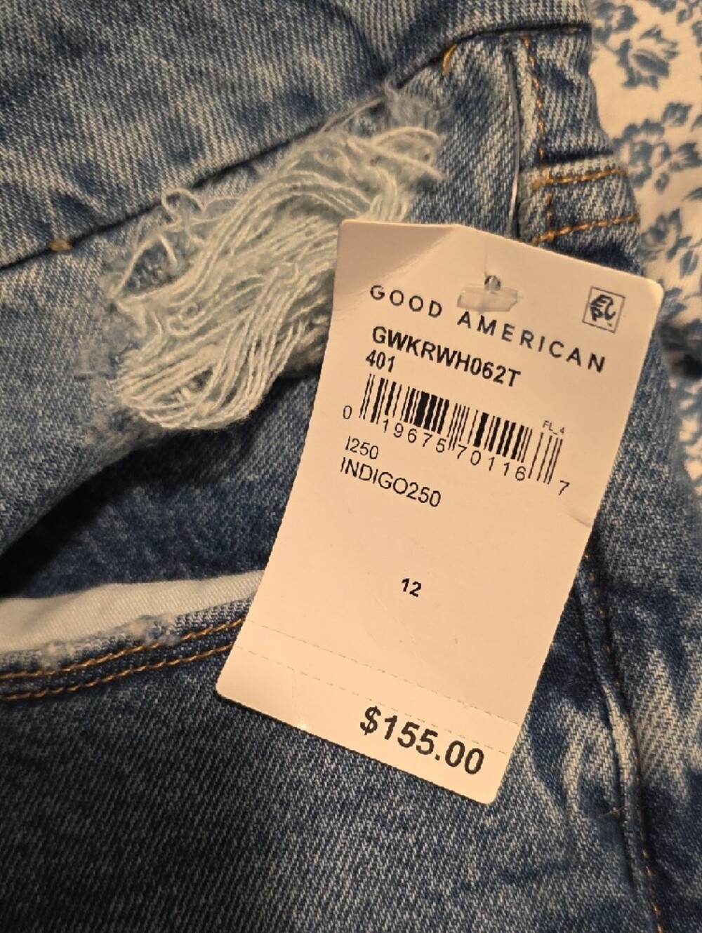 Good American Straight Jeans in Light Blue Denim - Picture 10 of 10